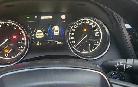 Toyota Camry, 2018 год, 2 650 000 рублей, 10 фотография