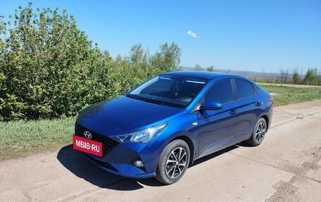 Hyundai Solaris II рестайлинг, 2021 год, 1 750 000 рублей, 7 фотография