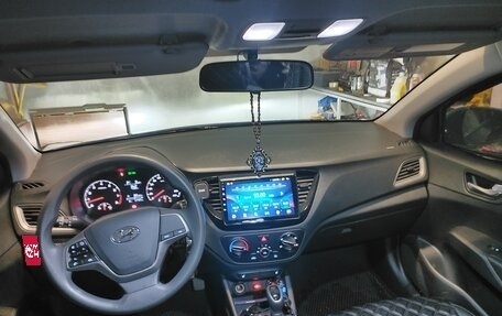 Hyundai Solaris II рестайлинг, 2021 год, 1 750 000 рублей, 10 фотография