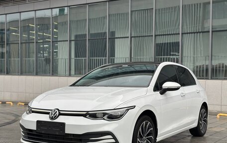 Volkswagen Golf VIII, 2022 год, 2 180 000 рублей, 1 фотография