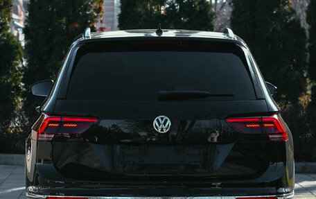 Volkswagen Tiguan II, 2017 год, 2 490 000 рублей, 3 фотография
