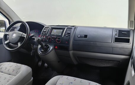 Volkswagen Caravelle T5, 2008 год, 1 555 000 рублей, 13 фотография