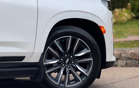 Cadillac Escalade V, 2022 год, 12 999 000 рублей, 3 фотография