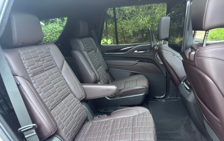 Cadillac Escalade V, 2022 год, 12 999 000 рублей, 13 фотография