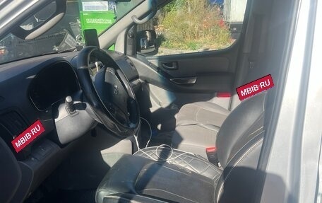 Hyundai H-1 II рестайлинг, 2010 год, 1 200 000 рублей, 5 фотография