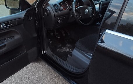 Volkswagen Touareg III, 2004 год, 750 000 рублей, 22 фотография