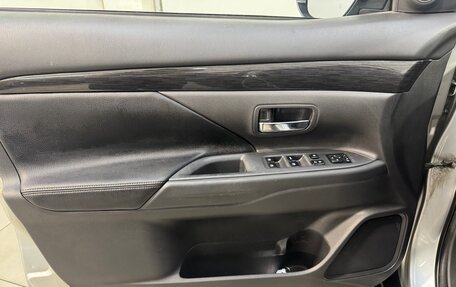 Mitsubishi Outlander III рестайлинг 3, 2017 год, 1 599 800 рублей, 7 фотография