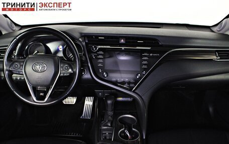 Toyota Camry, 2020 год, 3 097 000 рублей, 12 фотография