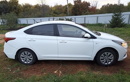 Hyundai Solaris II рестайлинг, 2017 год, 1 260 000 рублей, 2 фотография