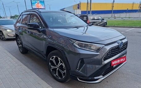 Toyota RAV4, 2021 год, 4 300 000 рублей, 2 фотография