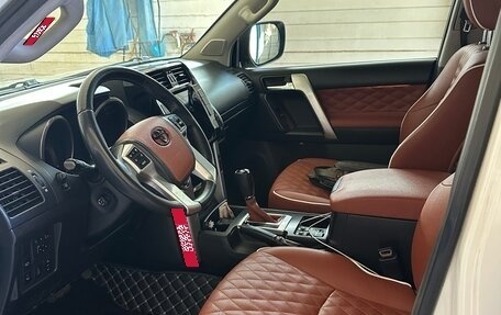Toyota Land Cruiser Prado 150 рестайлинг 2, 2010 год, 2 200 000 рублей, 12 фотография