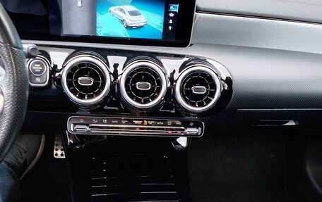 Mercedes-Benz CLA, 2019 год, 2 480 000 рублей, 15 фотография