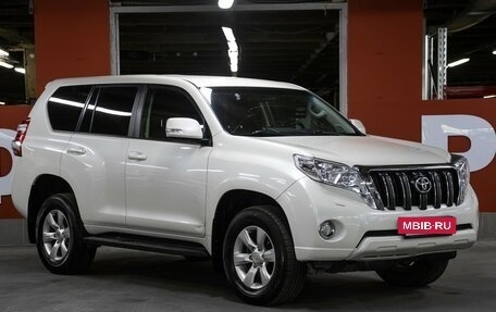 Toyota Land Cruiser Prado 150 рестайлинг 2, 2015 год, 3 298 000 рублей, 3 фотография