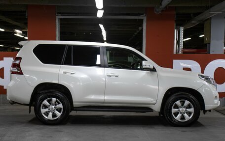 Toyota Land Cruiser Prado 150 рестайлинг 2, 2015 год, 3 298 000 рублей, 4 фотография