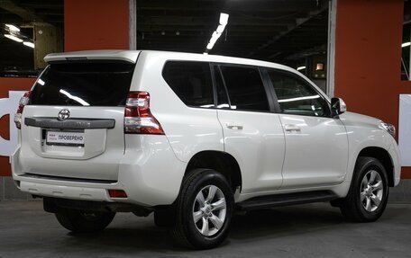 Toyota Land Cruiser Prado 150 рестайлинг 2, 2015 год, 3 298 000 рублей, 5 фотография