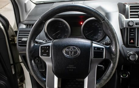 Toyota Land Cruiser Prado 150 рестайлинг 2, 2015 год, 3 298 000 рублей, 17 фотография