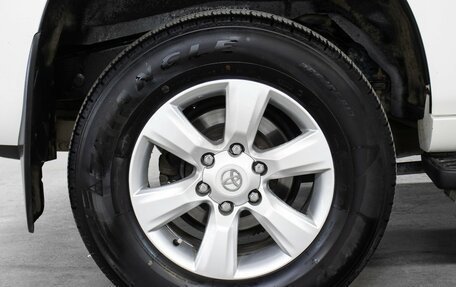 Toyota Land Cruiser Prado 150 рестайлинг 2, 2015 год, 3 298 000 рублей, 23 фотография