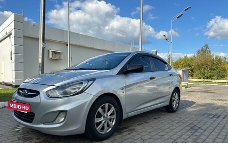 Hyundai Solaris II рестайлинг, 2011 год, 615 000 рублей, 11 фотография