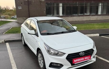 Hyundai Solaris II рестайлинг, 2018 год, 1 100 000 рублей, 2 фотография