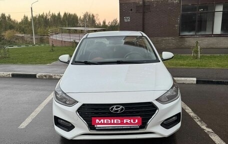 Hyundai Solaris II рестайлинг, 2018 год, 1 100 000 рублей, 3 фотография