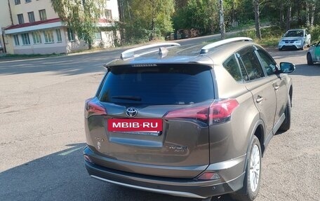 Toyota RAV4, 2017 год, 2 900 000 рублей, 11 фотография