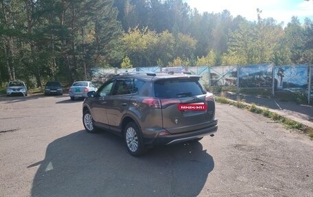 Toyota RAV4, 2017 год, 2 900 000 рублей, 10 фотография