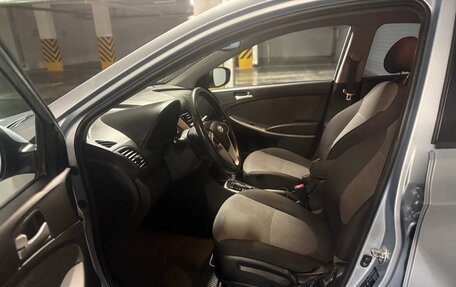 Hyundai Solaris II рестайлинг, 2012 год, 750 000 рублей, 7 фотография