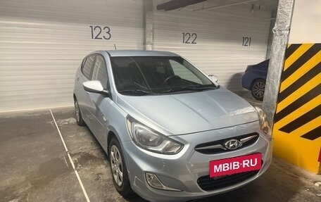 Hyundai Solaris II рестайлинг, 2012 год, 750 000 рублей, 3 фотография