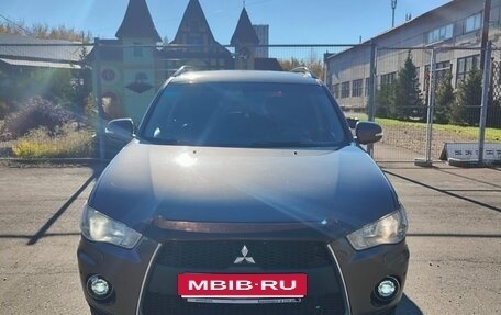Mitsubishi Outlander III рестайлинг 3, 2012 год, 1 499 999 рублей, 3 фотография