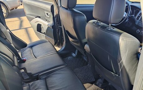 Mitsubishi Outlander III рестайлинг 3, 2012 год, 1 499 999 рублей, 19 фотография