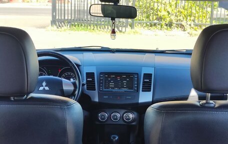 Mitsubishi Outlander III рестайлинг 3, 2012 год, 1 499 999 рублей, 21 фотография