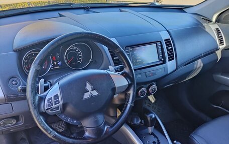 Mitsubishi Outlander III рестайлинг 3, 2012 год, 1 499 999 рублей, 23 фотография