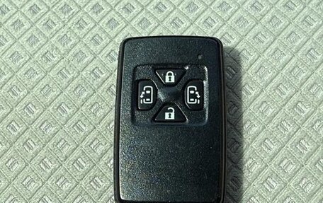 Toyota ISis I, 2011 год, 989 000 рублей, 11 фотография