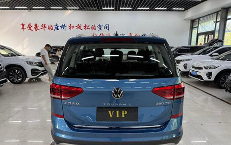 Volkswagen Touran III, 2022 год, 2 750 000 рублей, 5 фотография