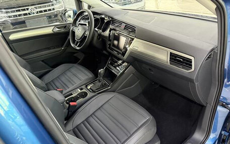 Volkswagen Touran III, 2022 год, 2 750 000 рублей, 9 фотография