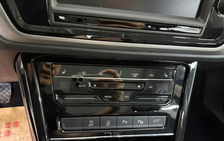 Volkswagen Touran III, 2022 год, 2 750 000 рублей, 17 фотография