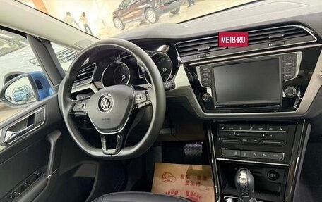 Volkswagen Touran III, 2022 год, 2 750 000 рублей, 12 фотография