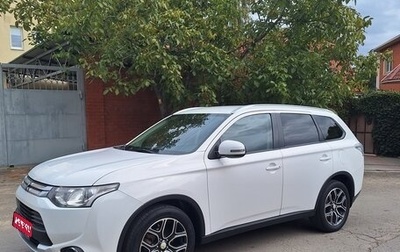 Mitsubishi Outlander III рестайлинг 3, 2014 год, 1 650 000 рублей, 1 фотография