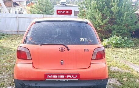 Toyota Vitz, 2000 год, 325 000 рублей, 2 фотография