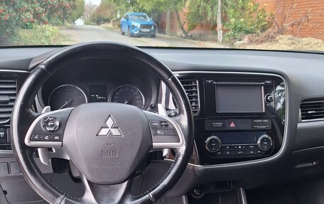 Mitsubishi Outlander III рестайлинг 3, 2014 год, 1 650 000 рублей, 8 фотография