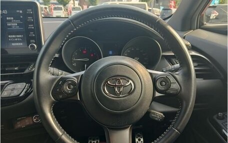 Toyota C-HR I рестайлинг, 2019 год, 1 670 000 рублей, 11 фотография