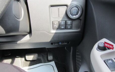 Toyota Passo III, 2022 год, 920 000 рублей, 9 фотография