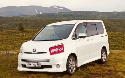 Toyota Voxy II, 2010 год, 580 000 рублей, 1 фотография