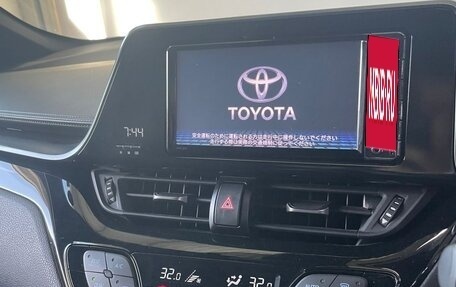 Toyota C-HR I рестайлинг, 2018 год, 1 900 000 рублей, 13 фотография