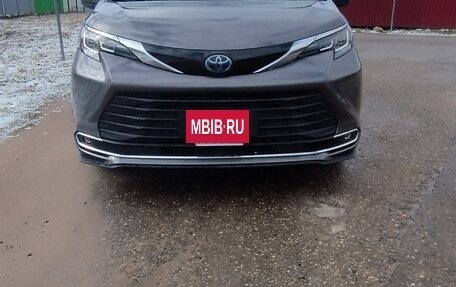 Toyota Sienna, 2020 год, 3 100 000 рублей, 3 фотография