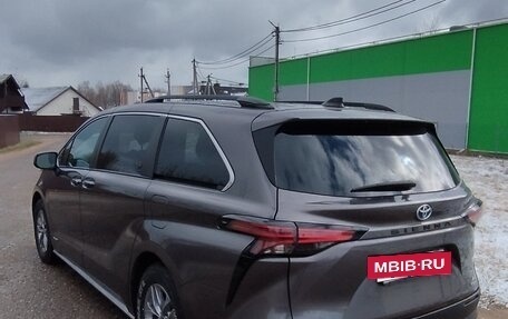Toyota Sienna, 2020 год, 3 100 000 рублей, 5 фотография