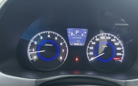 Hyundai Solaris II рестайлинг, 2011 год, 730 000 рублей, 4 фотография