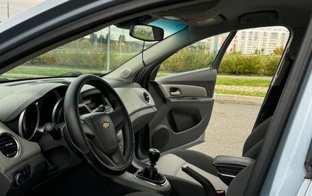 Chevrolet Cruze II, 2009 год, 699 999 рублей, 10 фотография