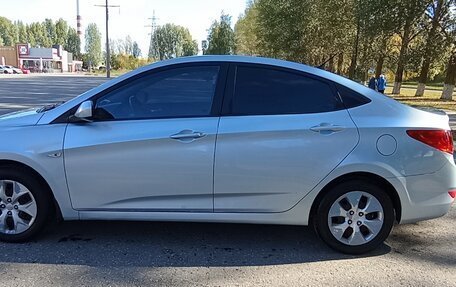Hyundai Solaris II рестайлинг, 2011 год, 610 000 рублей, 4 фотография