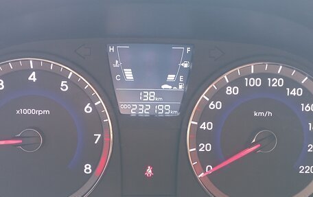 Hyundai Solaris II рестайлинг, 2011 год, 610 000 рублей, 19 фотография